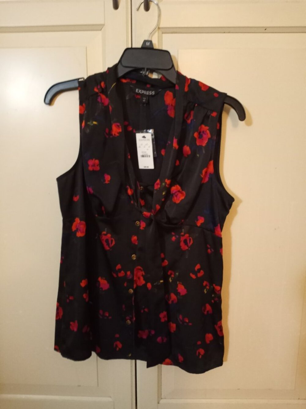 Express Women's  sleeveless  blouse